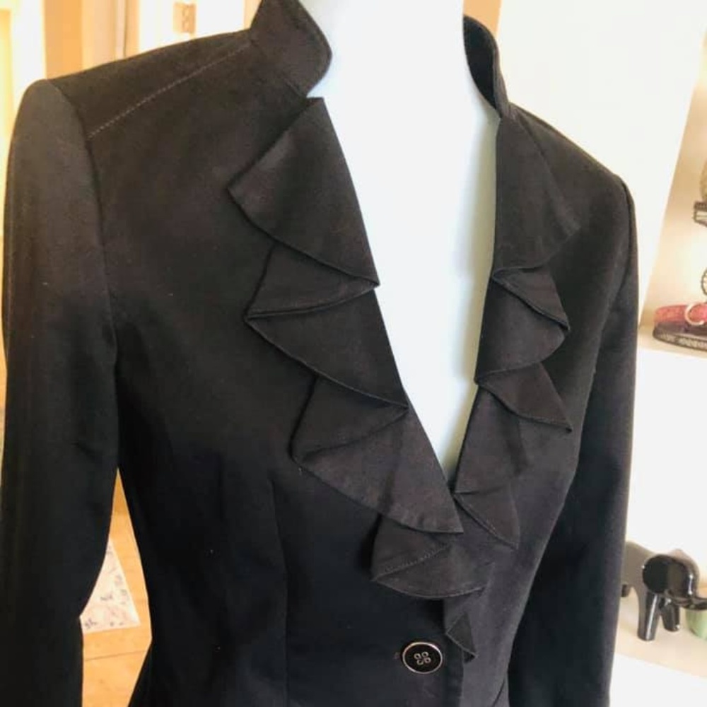 WHBM ruffle blazer black 4 - Picture 2 of 5